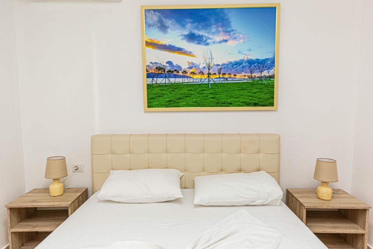 Jordan'S Hotel Вльора Екстер'єр фото