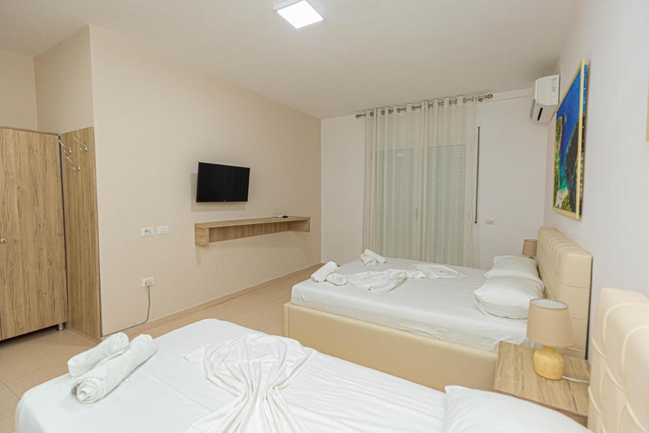 Jordan'S Hotel Вльора Екстер'єр фото