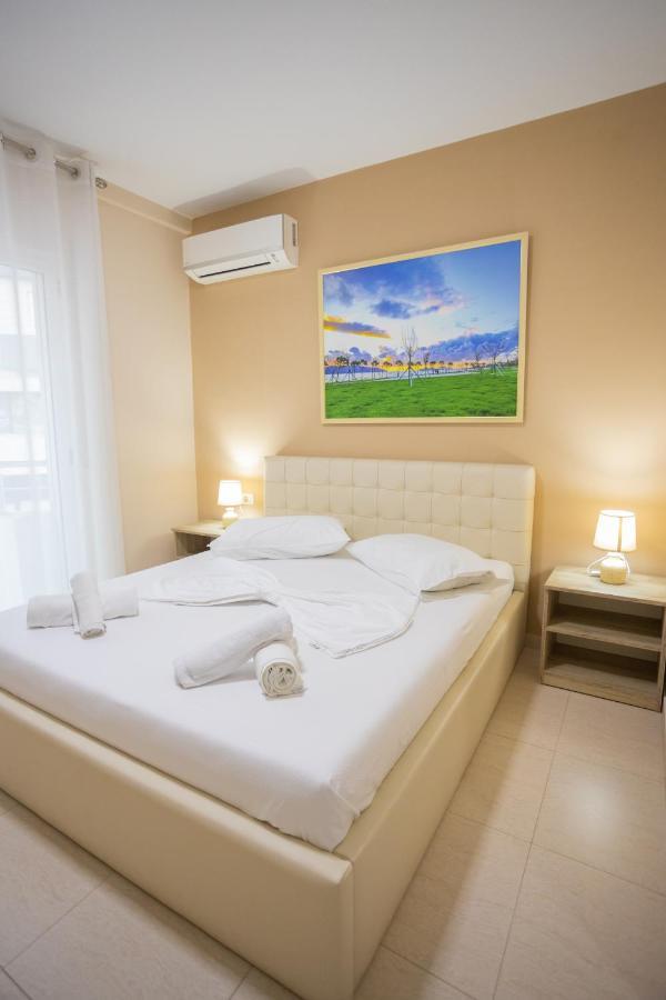 Jordan'S Hotel Вльора Екстер'єр фото
