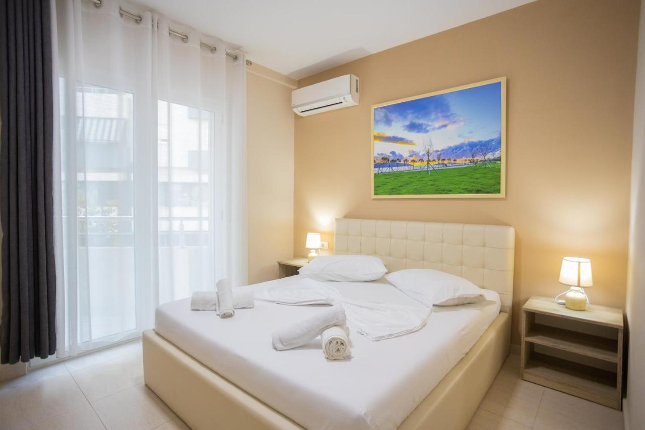 Jordan'S Hotel Вльора Екстер'єр фото